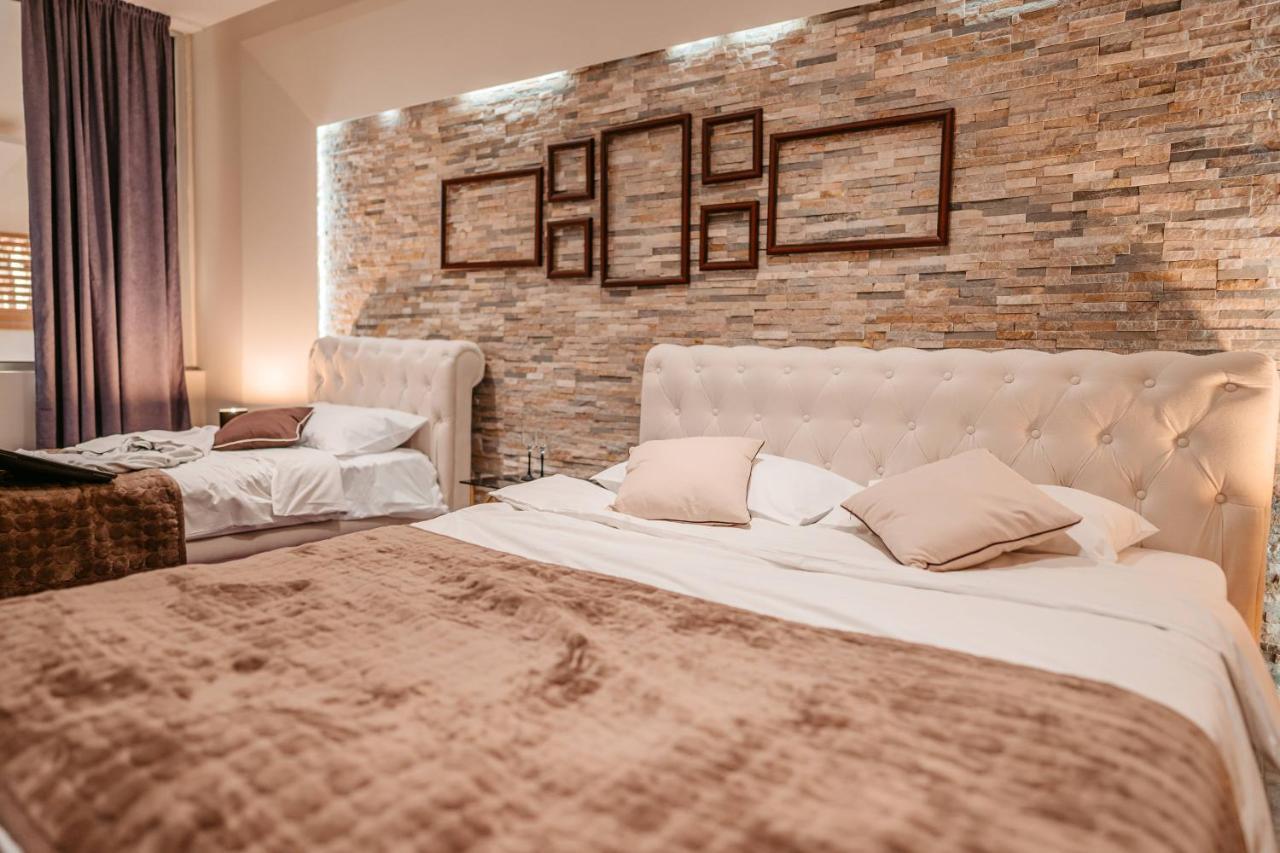 Magico Rooms & Apartments นิส ภายนอก รูปภาพ