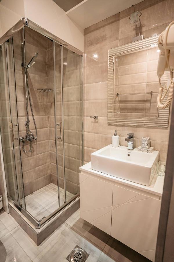 Magico Rooms & Apartments นิส ภายนอก รูปภาพ